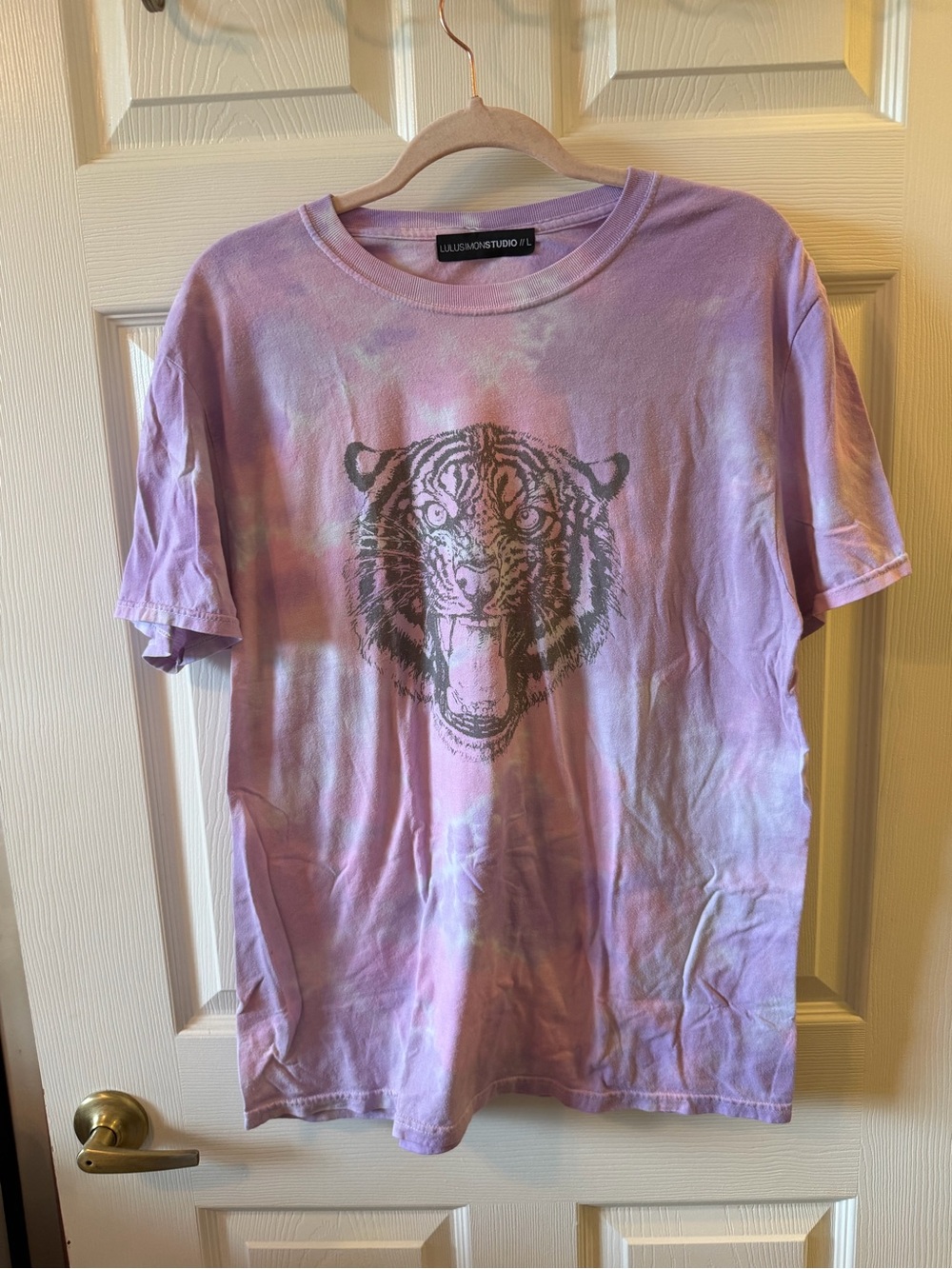 Women's Purple Tie-Dye Tiger Graphic Short Sleeve Tee
